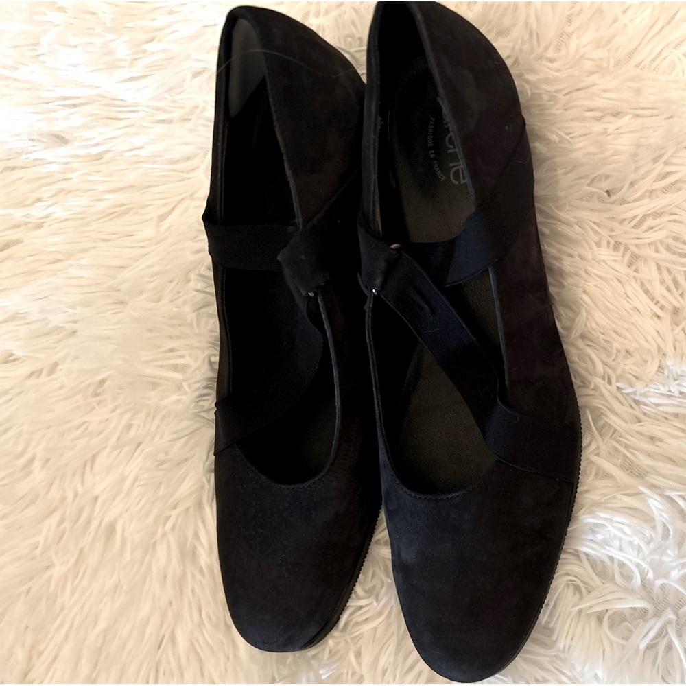 Arche wedge suede shoes. In fantastic condition.Size 40.